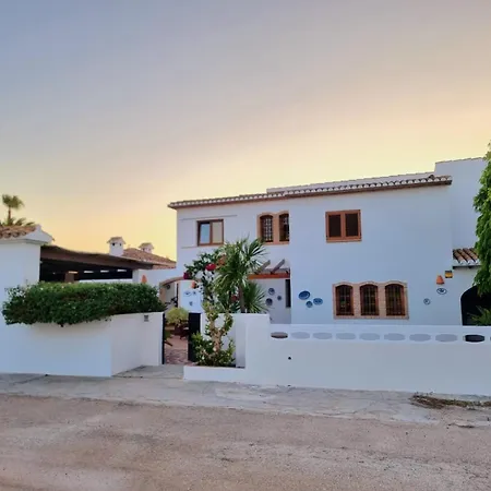 Casa La Marina Casa de Férias *