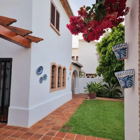 Casa La Marina Holiday home *